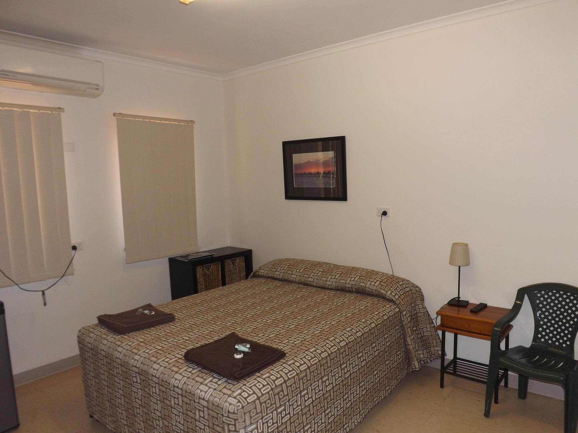 Derby Lodge Motel Экстерьер фото