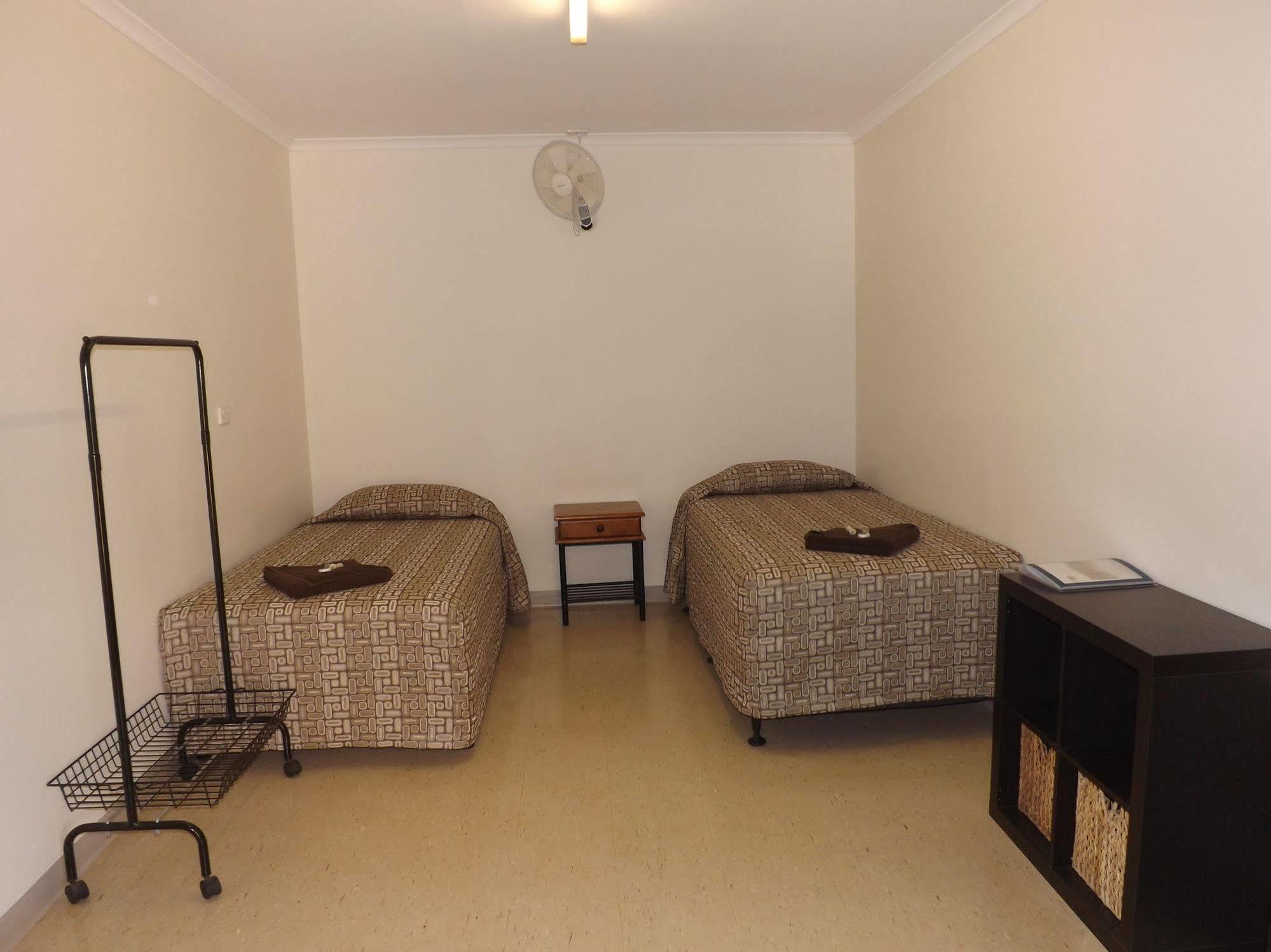 Derby Lodge Motel Экстерьер фото