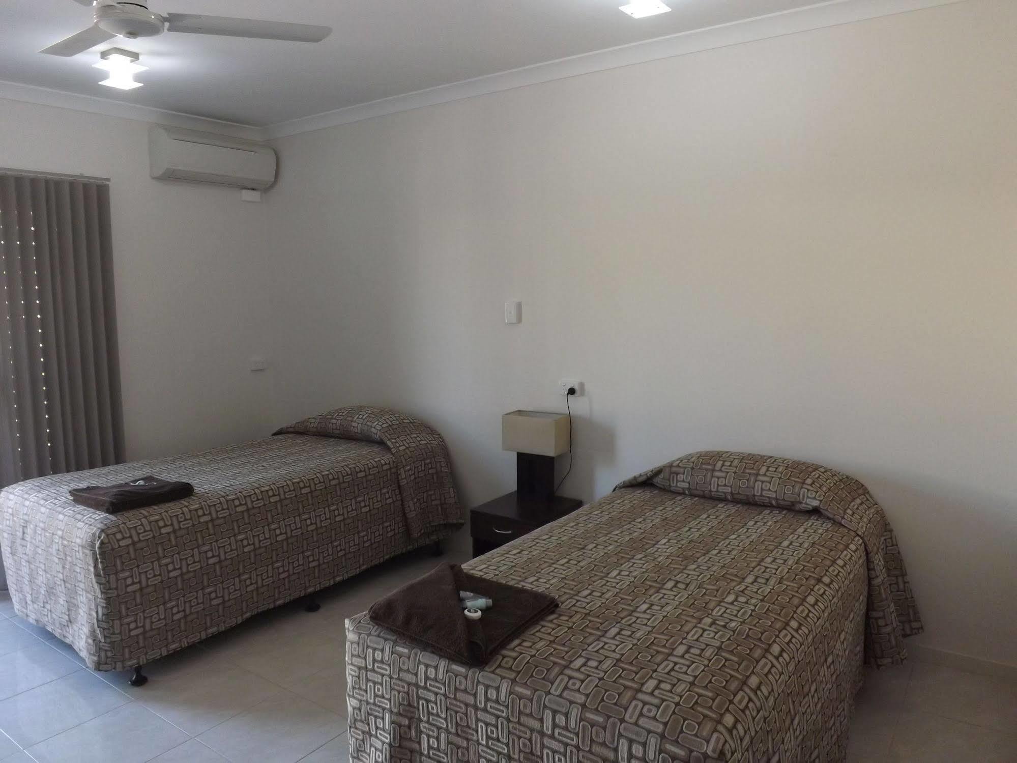 Derby Lodge Motel Экстерьер фото