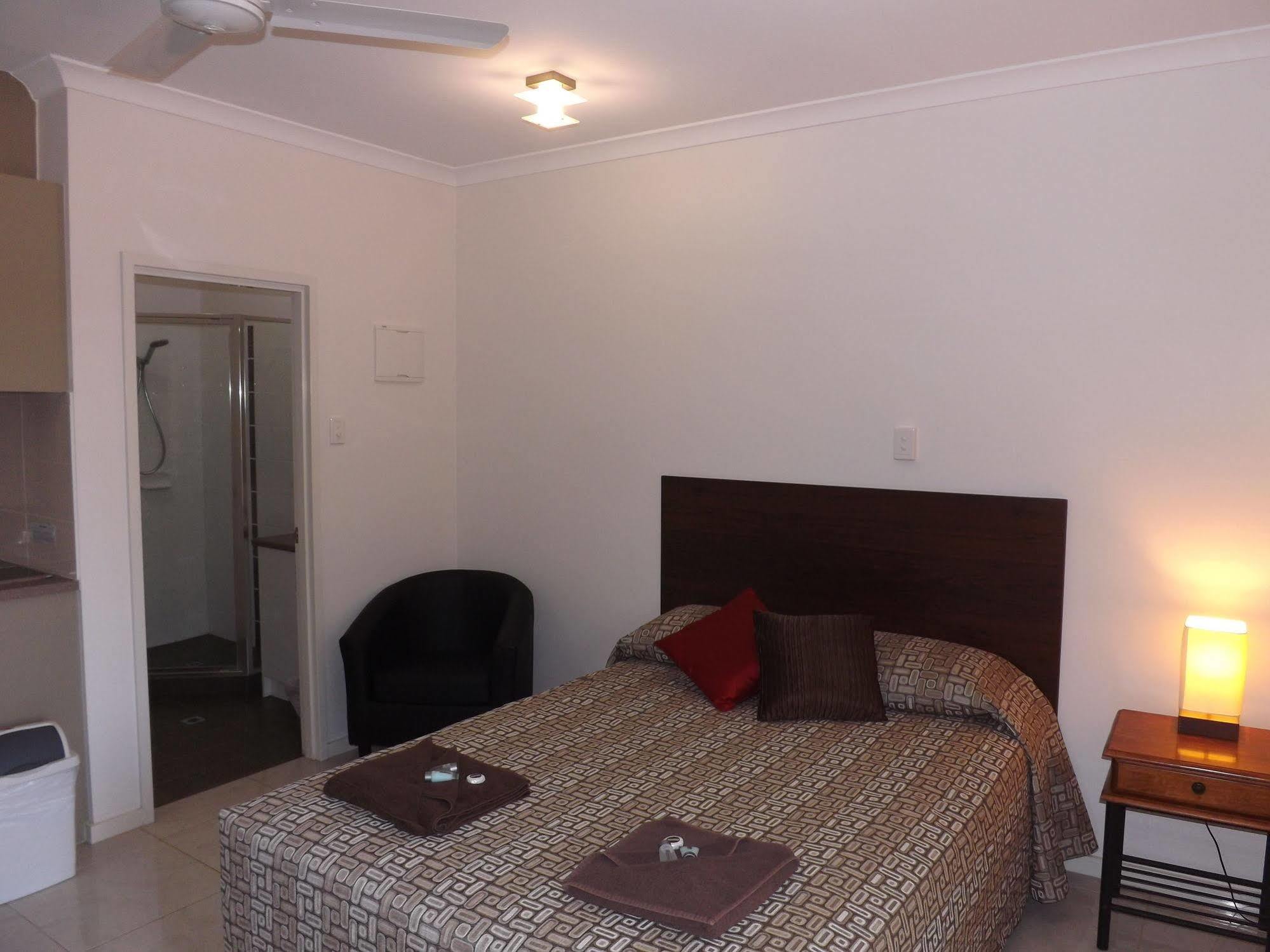 Derby Lodge Motel Экстерьер фото