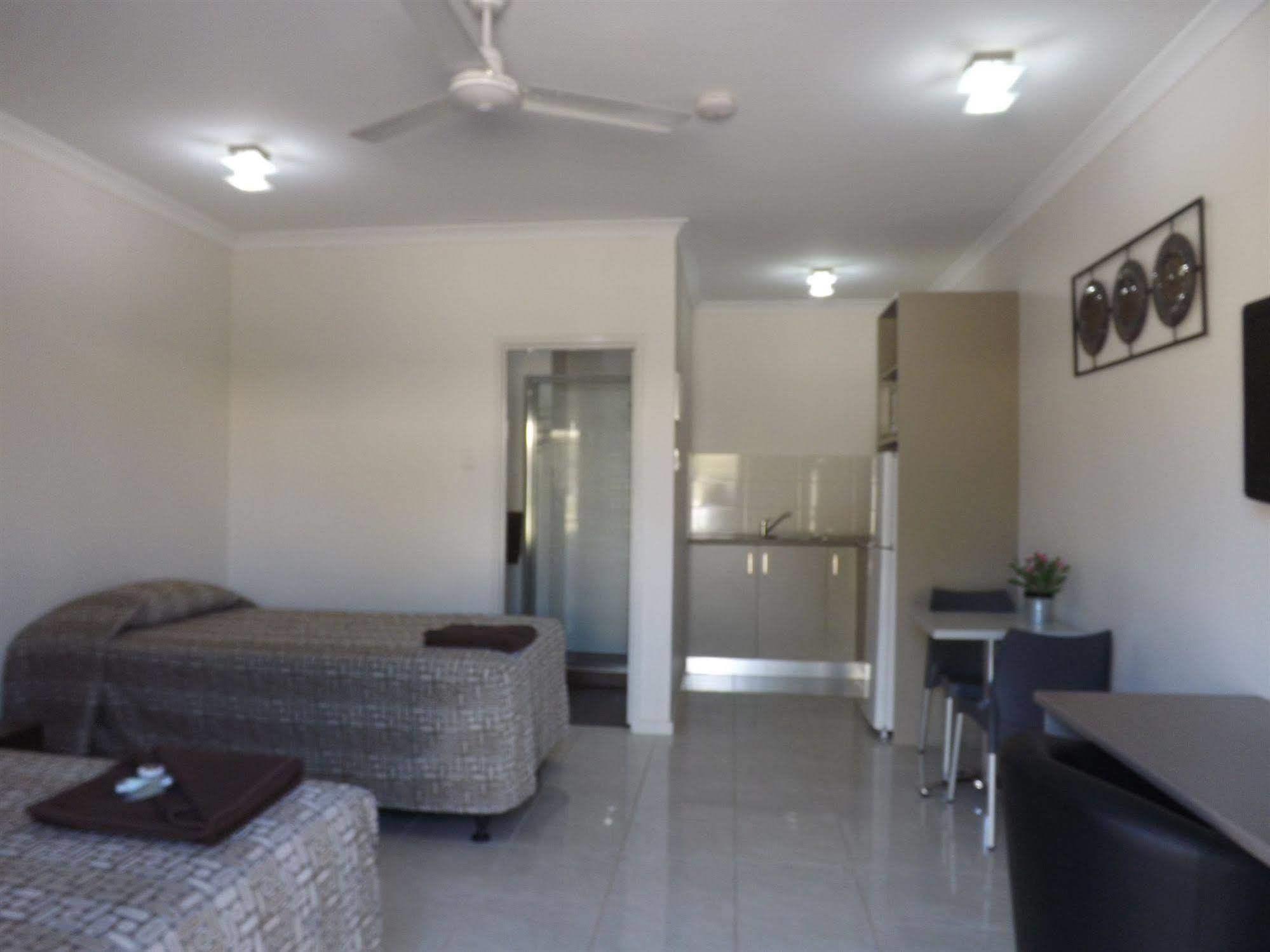 Derby Lodge Motel Экстерьер фото