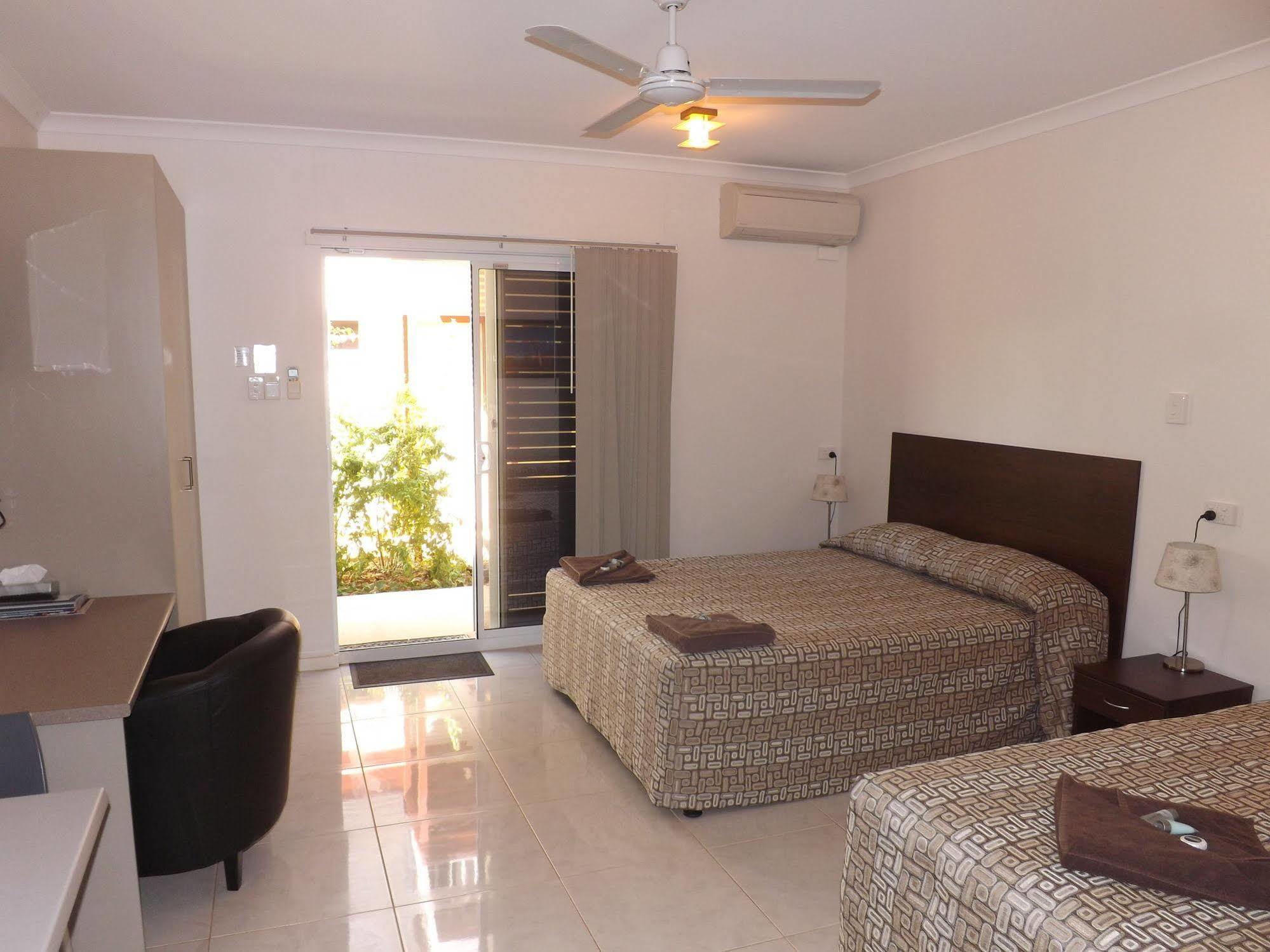 Derby Lodge Motel Экстерьер фото