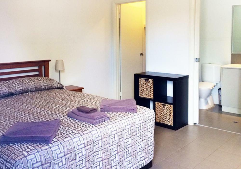 Derby Lodge Motel Экстерьер фото