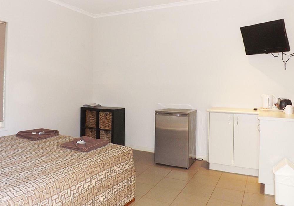 Derby Lodge Motel Экстерьер фото